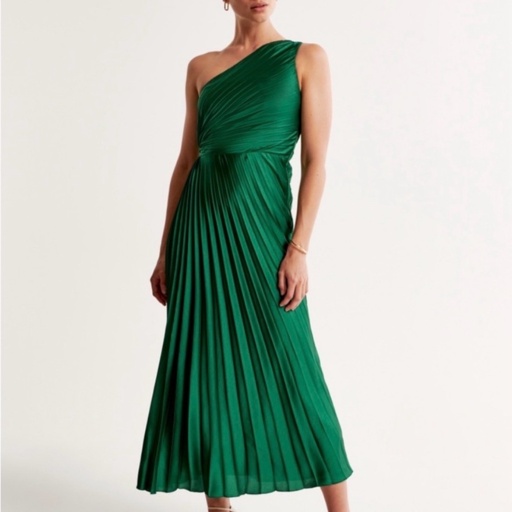 Abercrombie & Fitch One-Shoulder Green pleated Dress